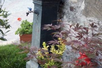 Piazza Cavour - Aiuola e fontanella