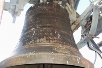 Tra le vie del Paese - La campana della chiesa di San Maurizio