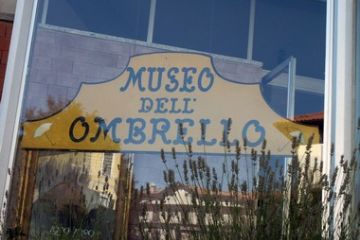Tra le vie del Paese - Museo dell'Ombrello